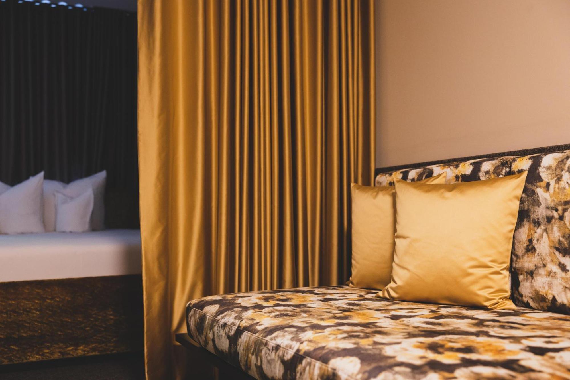 Hotel Gasthof Kreuz Sonntag Dış mekan fotoğraf