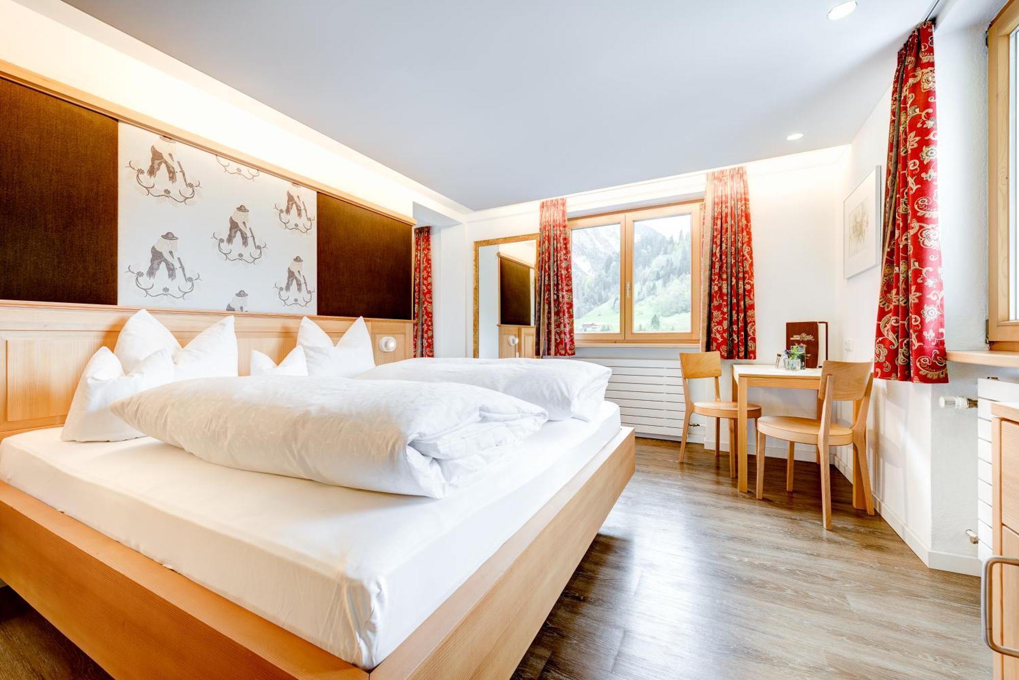 Hotel Gasthof Kreuz Sonntag Dış mekan fotoğraf